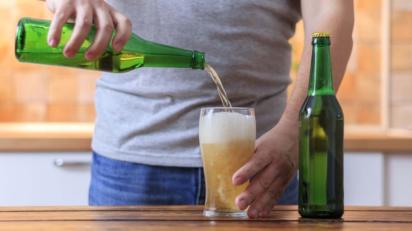 Як зберегти смак пива у вже відкритій пляшці — елементарні лайфхаки