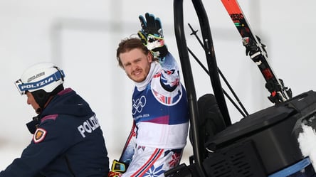 Норвезький гонщик кинув лижі та пішов у ліс під час слалому - 285x160