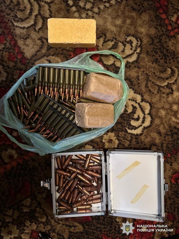 Обшуки через переправлення чоловіків за кордон