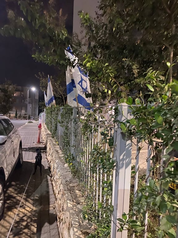 Улица в вечернее время в Израиле. Фото: Галина Лерман