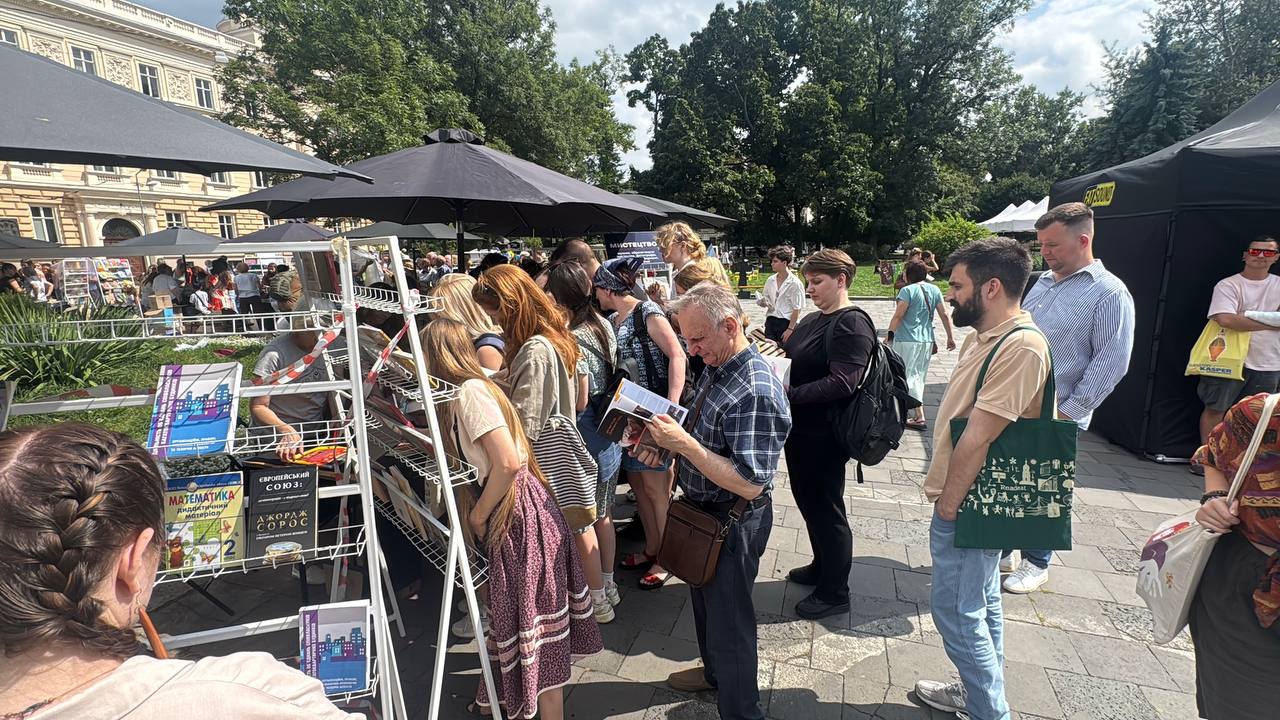Як пройшов третій книгообмін у Львові — наш фоторепортаж - фото 5