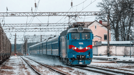 Укрзализныця добавила 50 вагонов к поездам накануне Нового года - 285x160