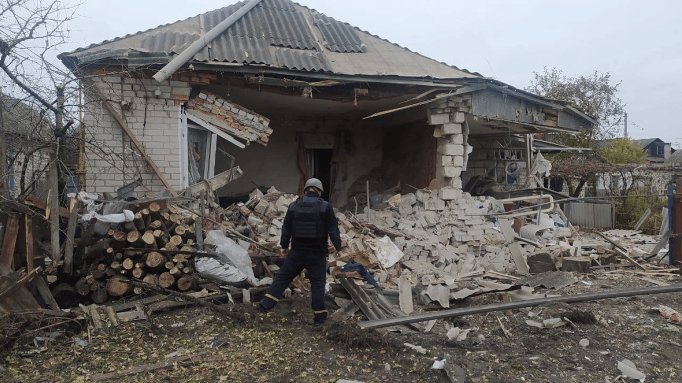 Враг сбросил авиабомбу на населенный пункт Харьковской области