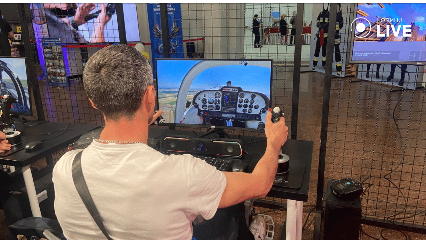 На ВДНГ проходить фестиваль карʼєри