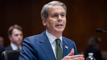Бессент: через удари України по НПЗ РФ світ переживає енергетичний шок - 290x160