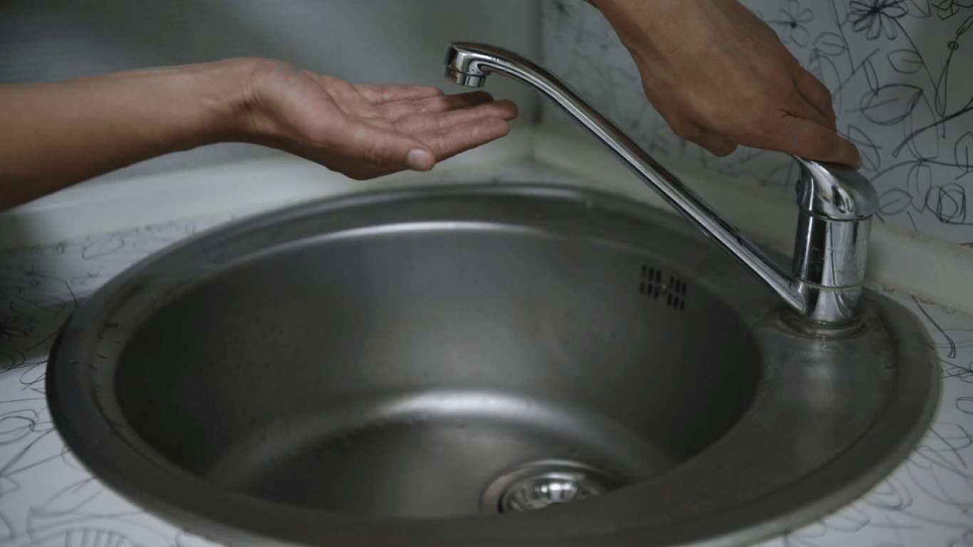 Воды не будет до среды — кому из одесситов отключили водоснабжение
