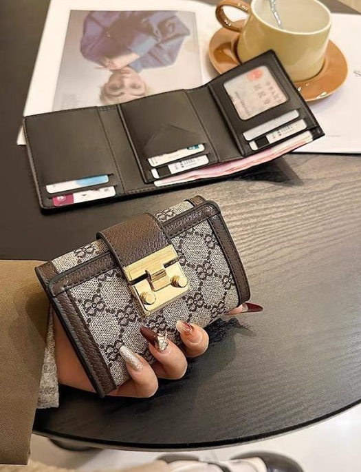 Які аксесуари більше не в моді