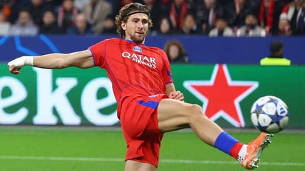 Забарного видалили з поля в матчі за ПСЖ, але це не найгірше - 285x160