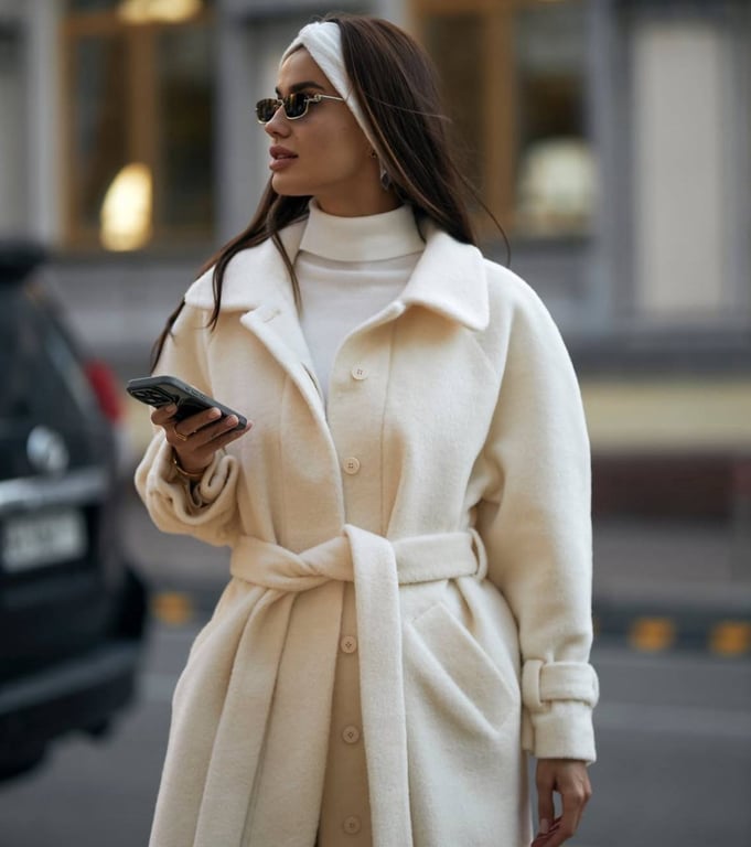 Пальто з поясом - це мастхев на усі часи