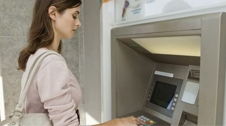 В Украине действуют новые правила снятия наличных в банкоматах: что изменилось - 285x160