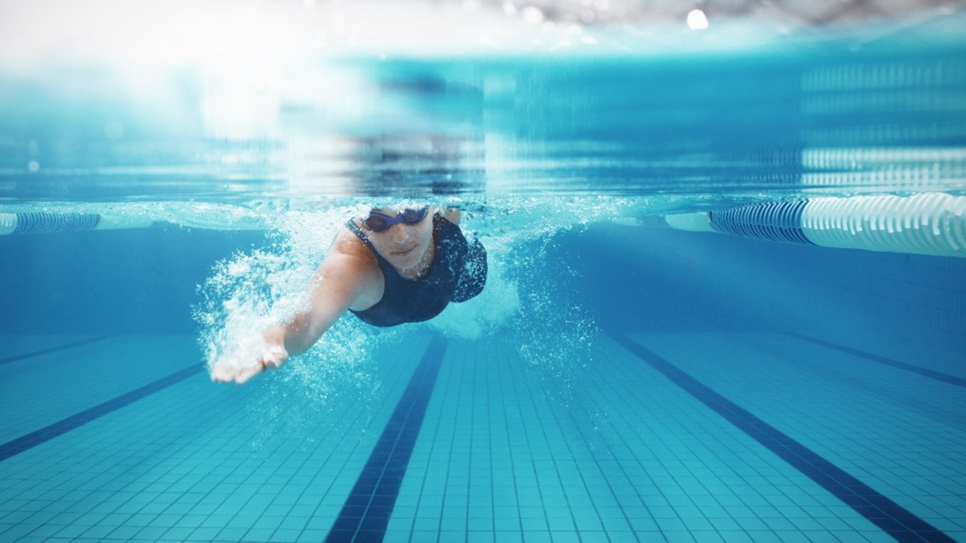Спортсмены Львова привезли 5 золотых медалей чемпионата по плаванию - фото