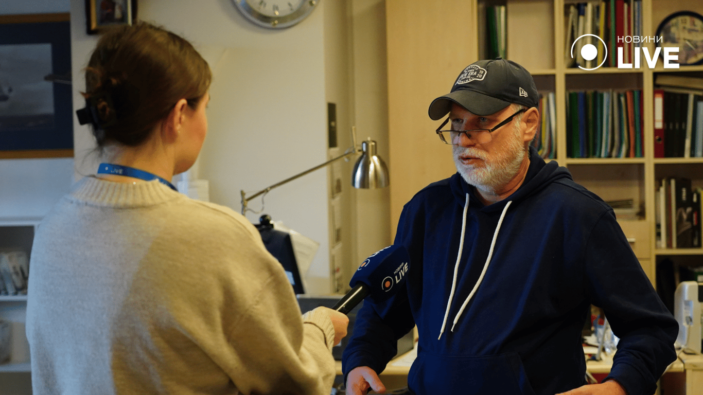 Дмитрий Шпинарев о юморе во время войны. Фото: Новости.LIVE/ Юлия Браславская