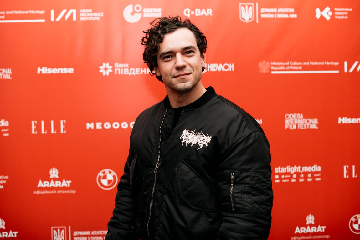 Про що Сірник у копиці сіна