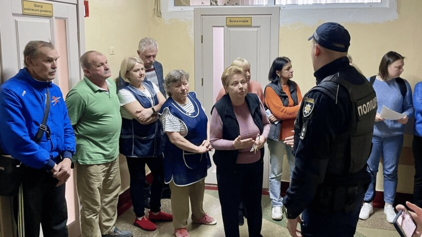 В одній із львівських шкіл вчителі не отримують зарплати — що трапилось