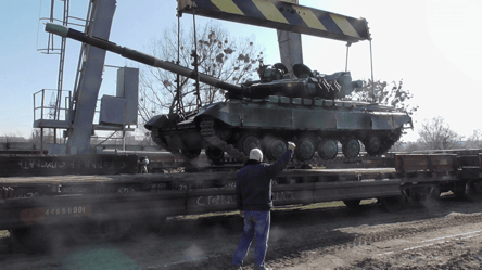 Украина формирует новые подразделения армии и вооружает их старыми танками, — Forbes - 285x160