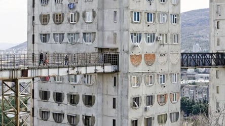 Дивне явище в СРСР — чому мости проходили крізь багатоповерхівки - 285x160