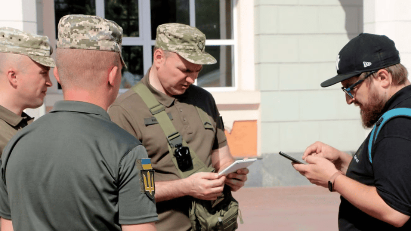 Мобілізація в Україні — скільки військовозобов'язаних звертаються до ТЦК по повістках