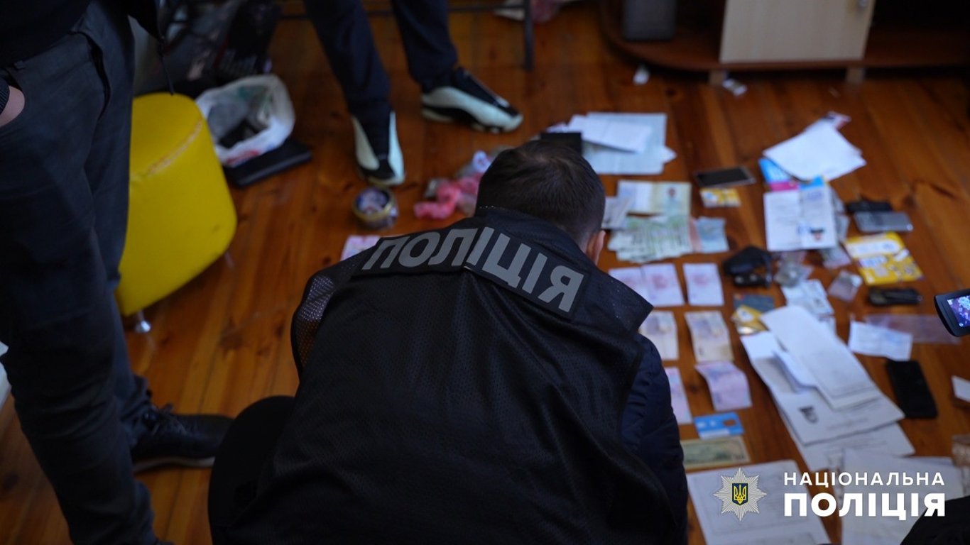Держали нищих в неволе — в Одессе задержали группировку преступников
