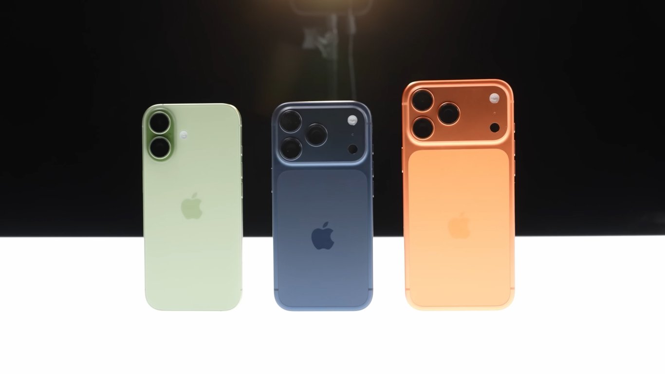 iPhone 17 and iPhone 17 Pro smartphones