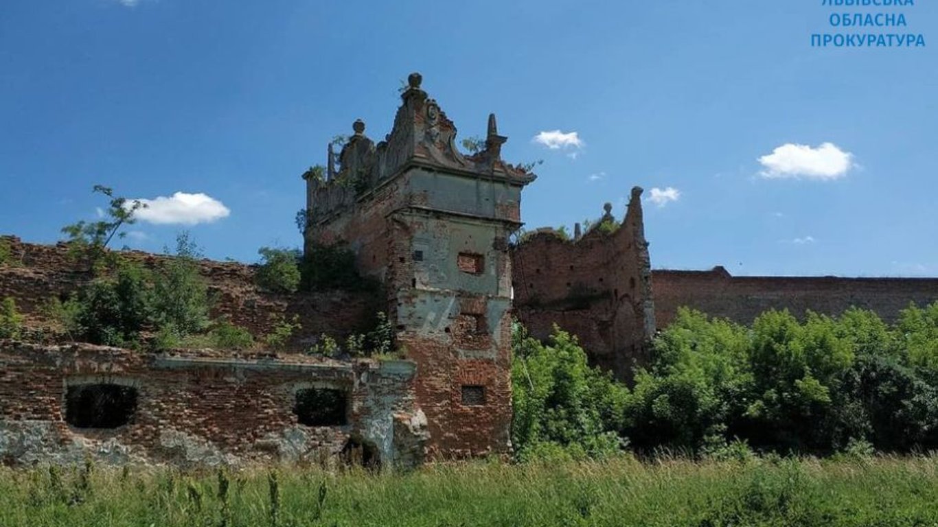 Суд вернул государству старинный замок во Львовской области