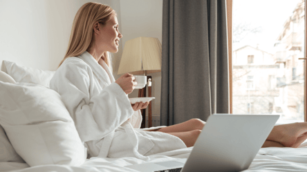 Майже ніколи не перуть — яку річ варто уникати в готелі - 285x160