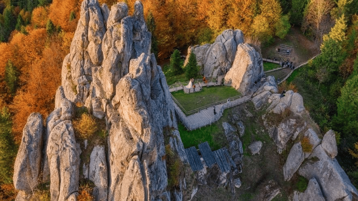 Куда поехать в Карпатах — уникальные Урицкие скалы