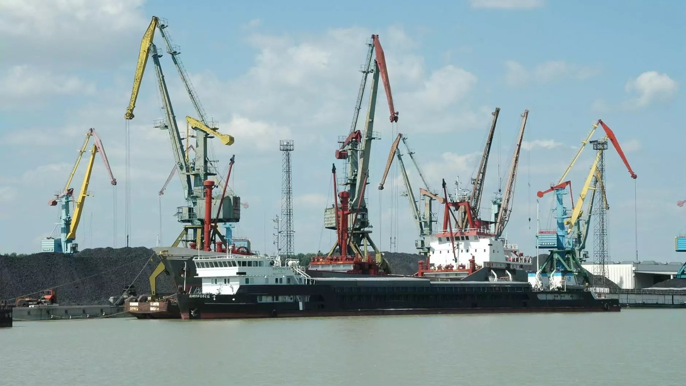 Скандал в порту Одесчины: УДП требует возвращения незаконно арендованных лихтеров