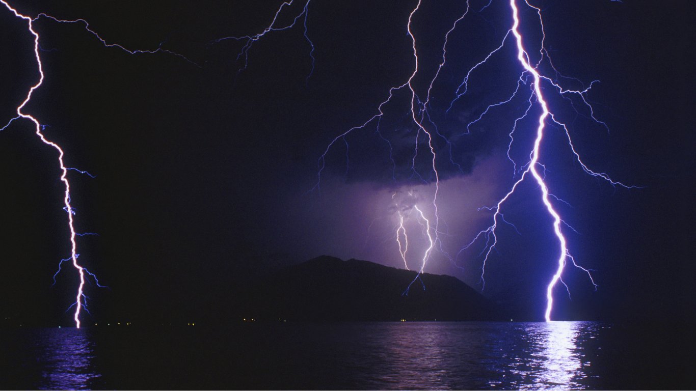 Ученые назвали самое опасное место на Земле, постоянно страдающее от молний