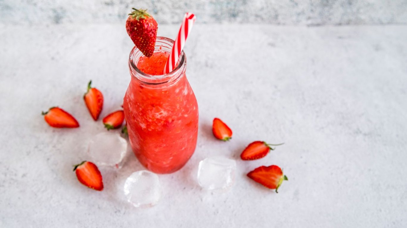 как приготовить клубничный лимонад 