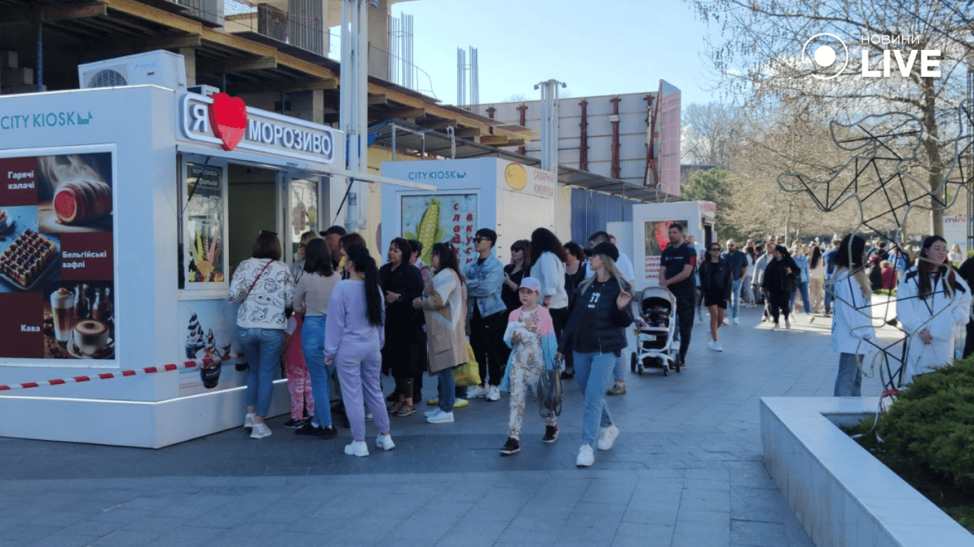 В Одеській Аркадії зацвіли магнолії — фоторепортаж - фото 4