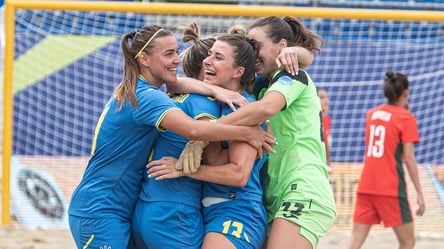 Судьба финала женской сборной Украины по пляжному футболу решилась в серии пенальти - 285x160