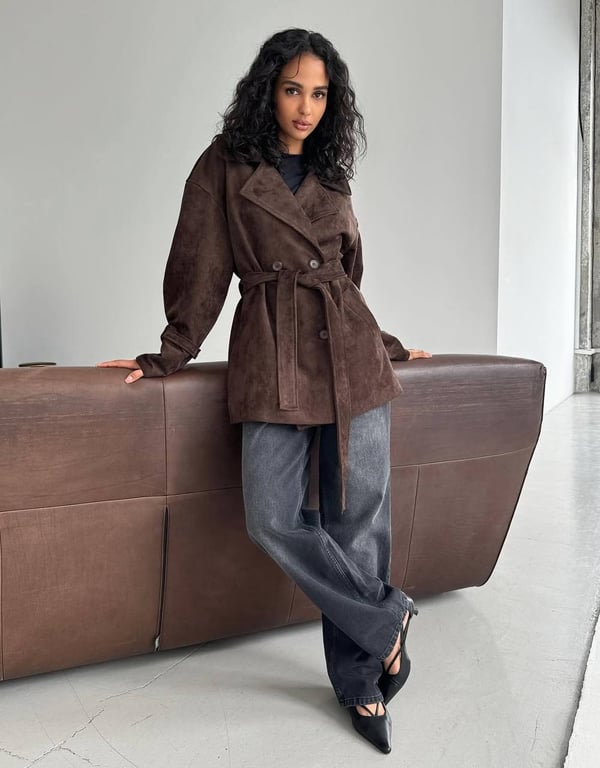 Wide-leg pants as the centerpiece of your fall look