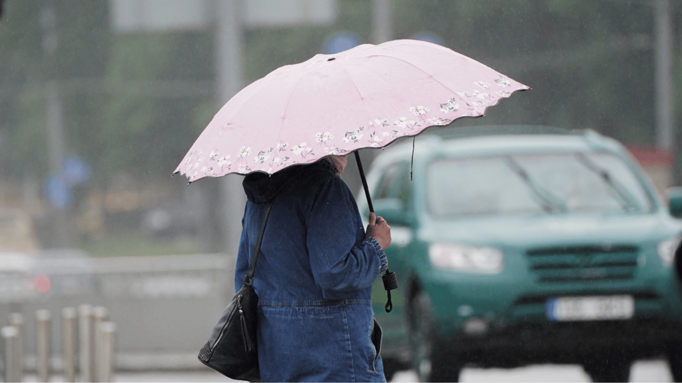 Синоптики попередили про дощі у кількох регіонах завтра