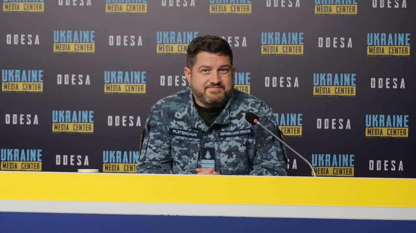 Уничтожение "Новочеркасска" и вероятность высадки десанта РФ: эксклюзивное интервью спикера ВМС - 250x140