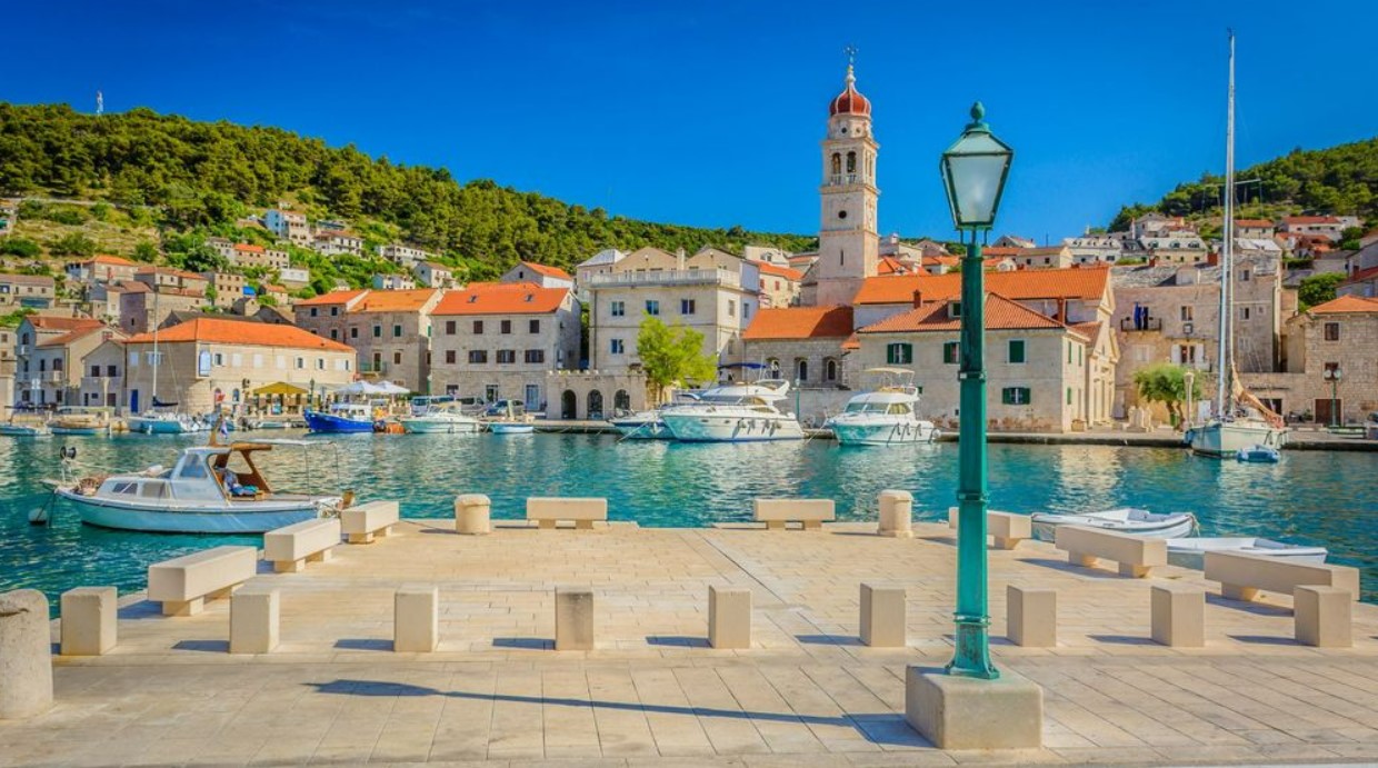 Без шуму та натовпів — сонячний острів з будиночками з мармуру - фото 1