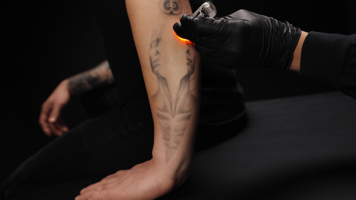 Временное тату - тату-салон изобрел чернила, которые легко удалить из кожи