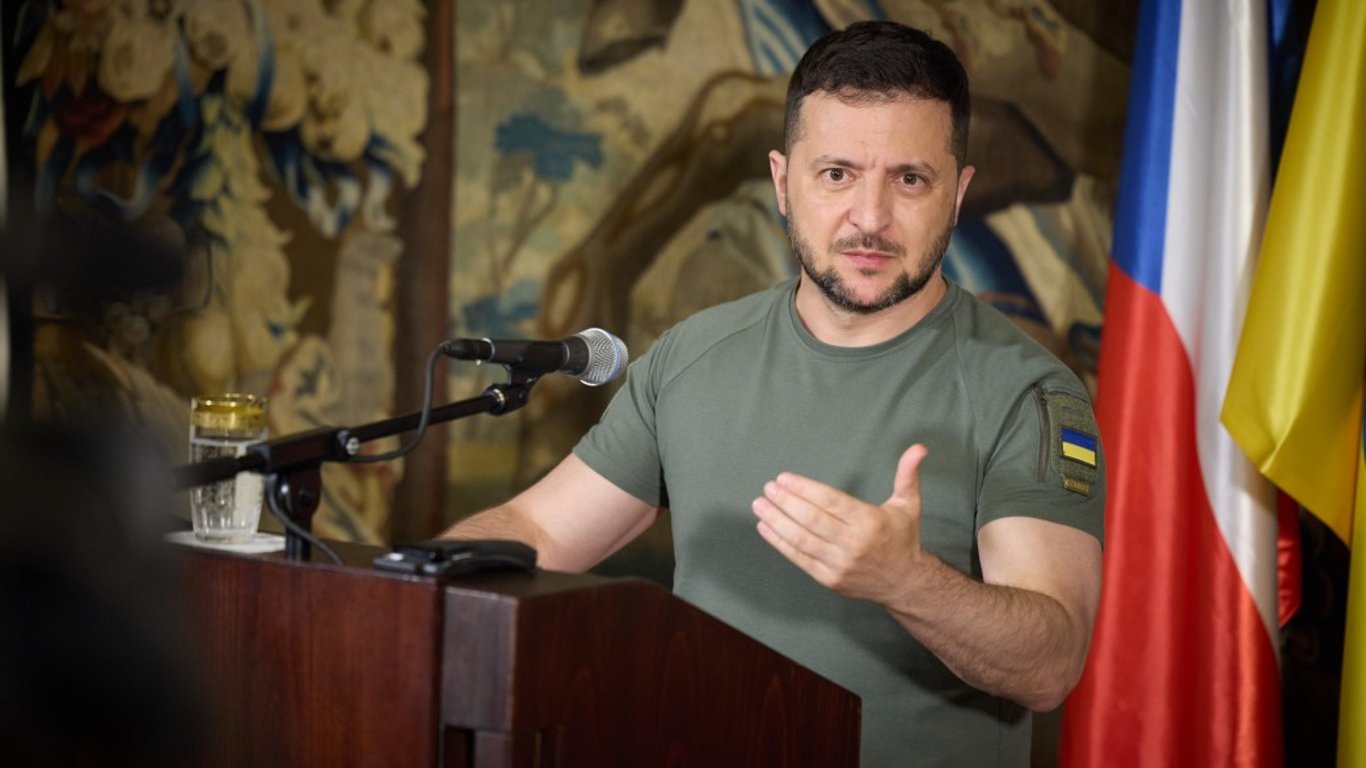 Зеленский объяснил, для чего Украине дальнобойное оружие