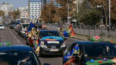 У Харкові відбувся ЛГБТ-автопробіг за участю військових — кожна з колон символізувала заклик - 285x160