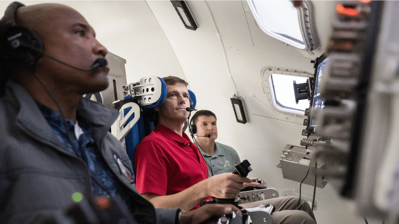 NASA показало фото обратной стороны Луны, сделанное астронавтами