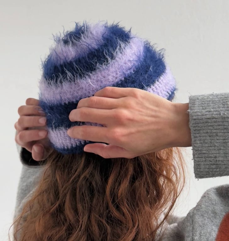 Смугасті шапки вже мають застарілий вигляд