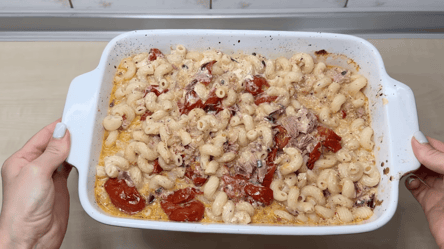 Вкусный ужин за 20 минут: паста с тунцом, помидорами и сыром - 285x160