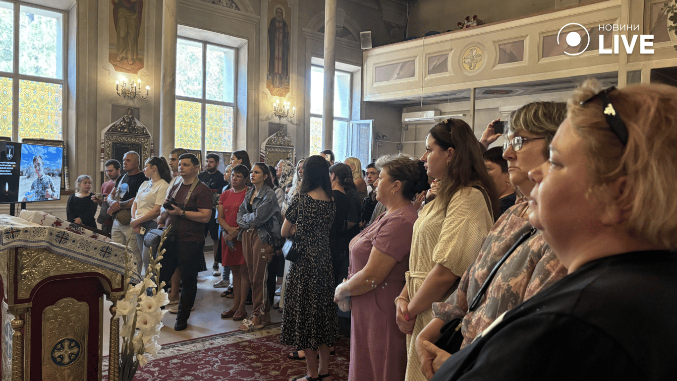 В Одесі відкрили новий стенд пам’яті загиблих воїнів — фото - фото 5