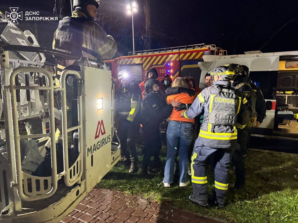 Женщин спасли из-под завалов в Запорожье