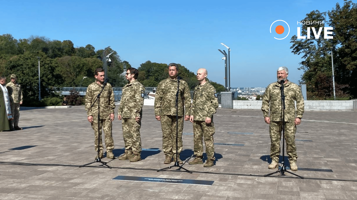 У Києві відкрили памʼятний знак Розвідка