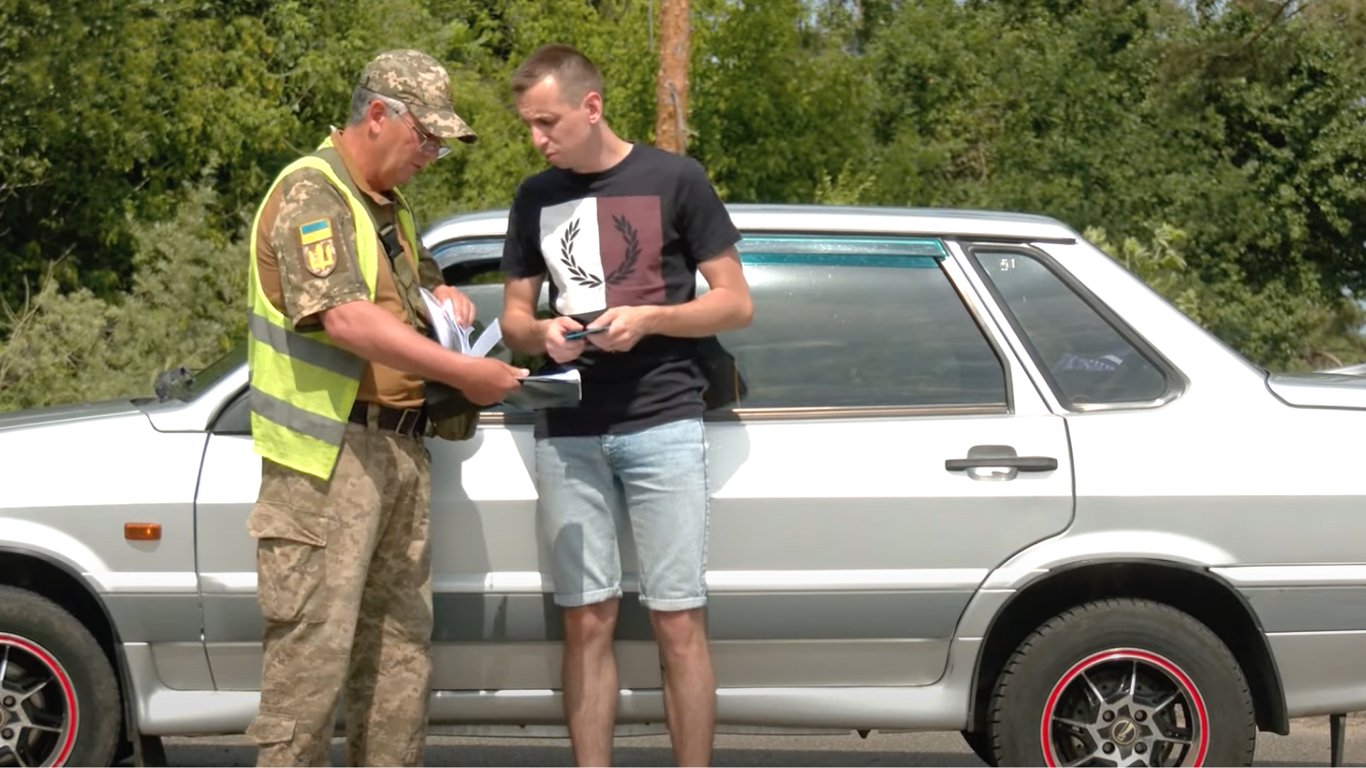 Мобилизация в Украине — как полиция будет проверять военные билеты у водителей