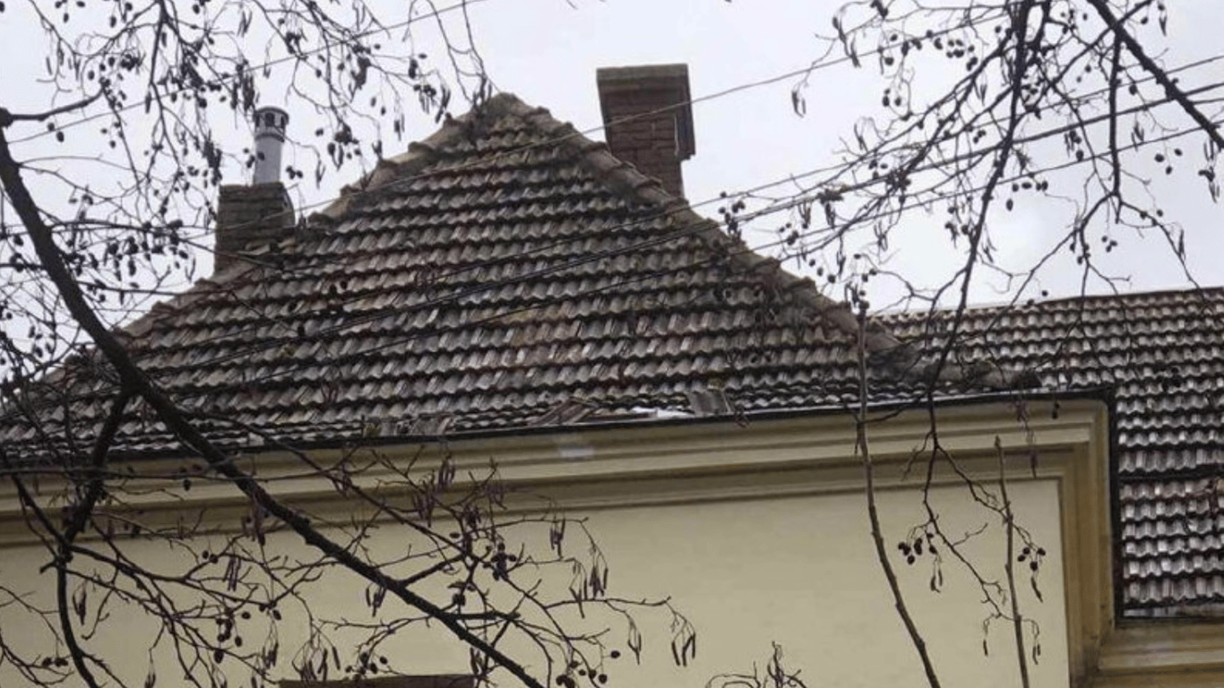 На Львовщине отремонтировали крышу, которую повердил российский "шахед" 1 января