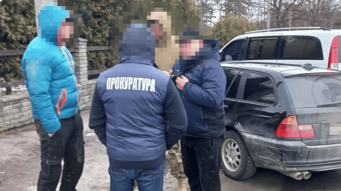 Вимагали неіснуючий борг — на Львівщині затримали двох чоловіків