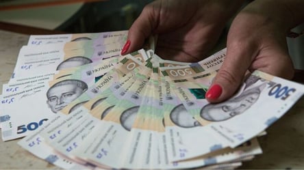 Украинцы могут получать благотворительные пенсии — известно, какие размеры выплат - 285x160