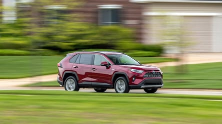 Якого модельного року Toyota RAV4 варто уникати - 285x160