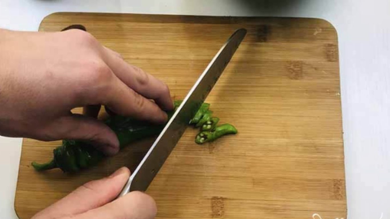 рецепт гострих малосольних огірків